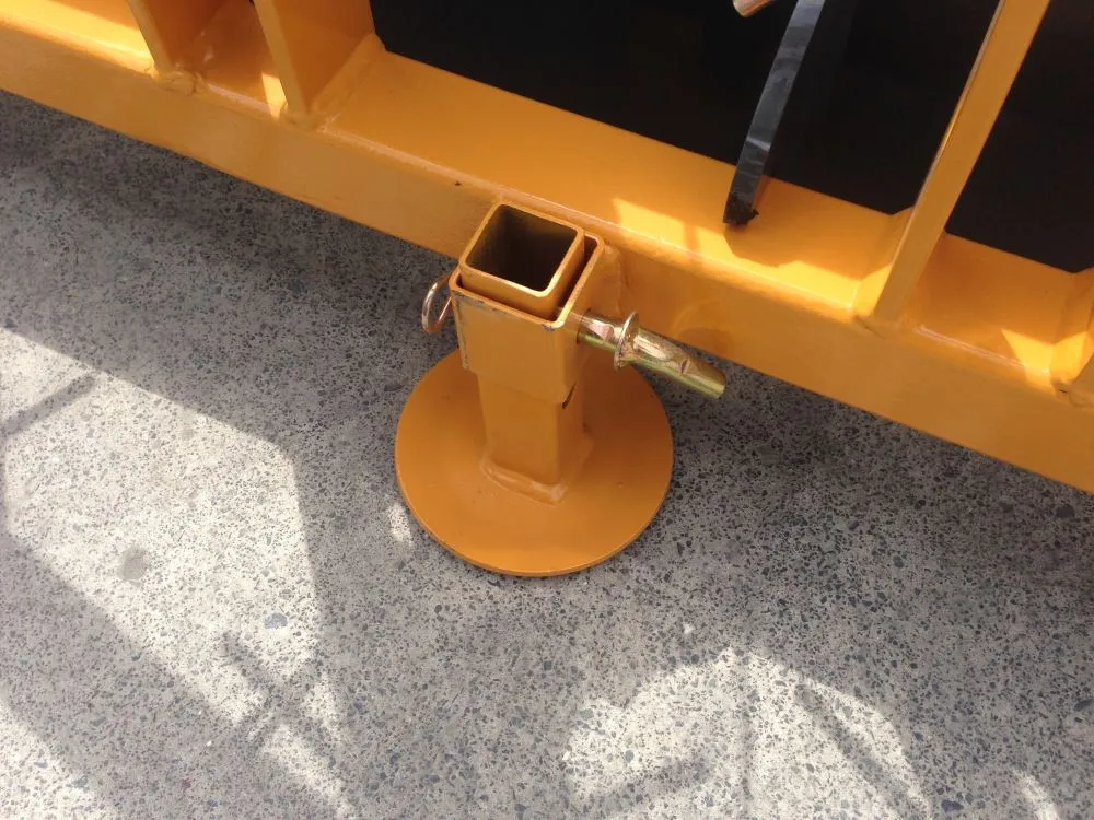 3 point Linkage Tipping Dirt Scoop 1.2m