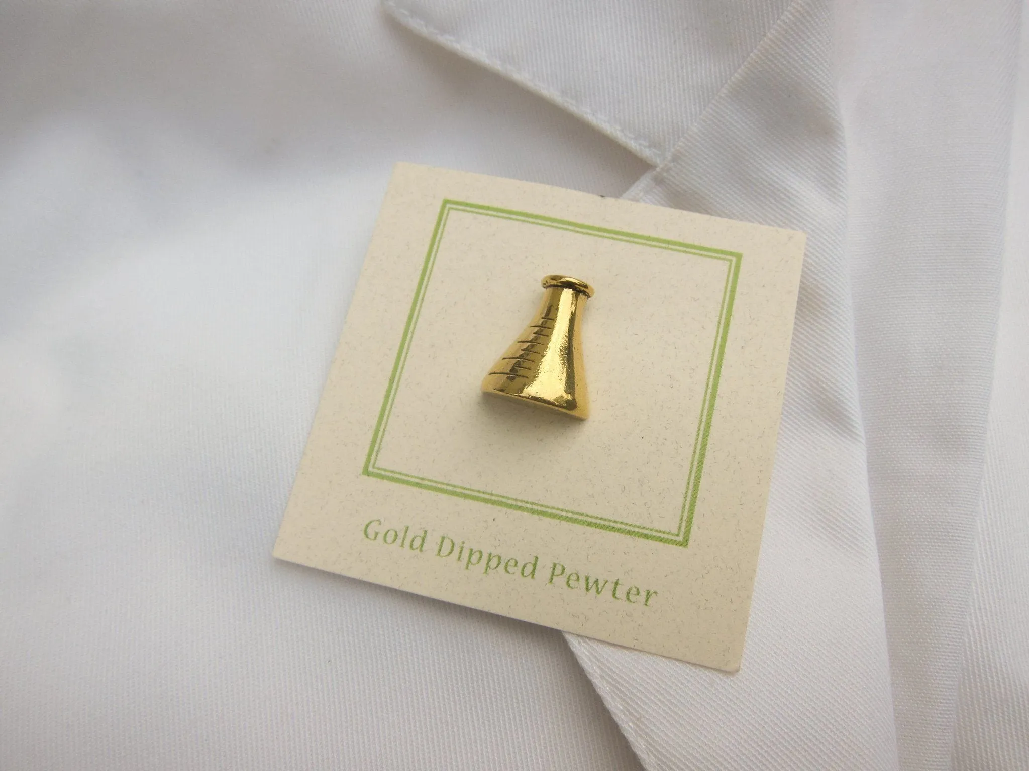Flask Gold Lapel Pin