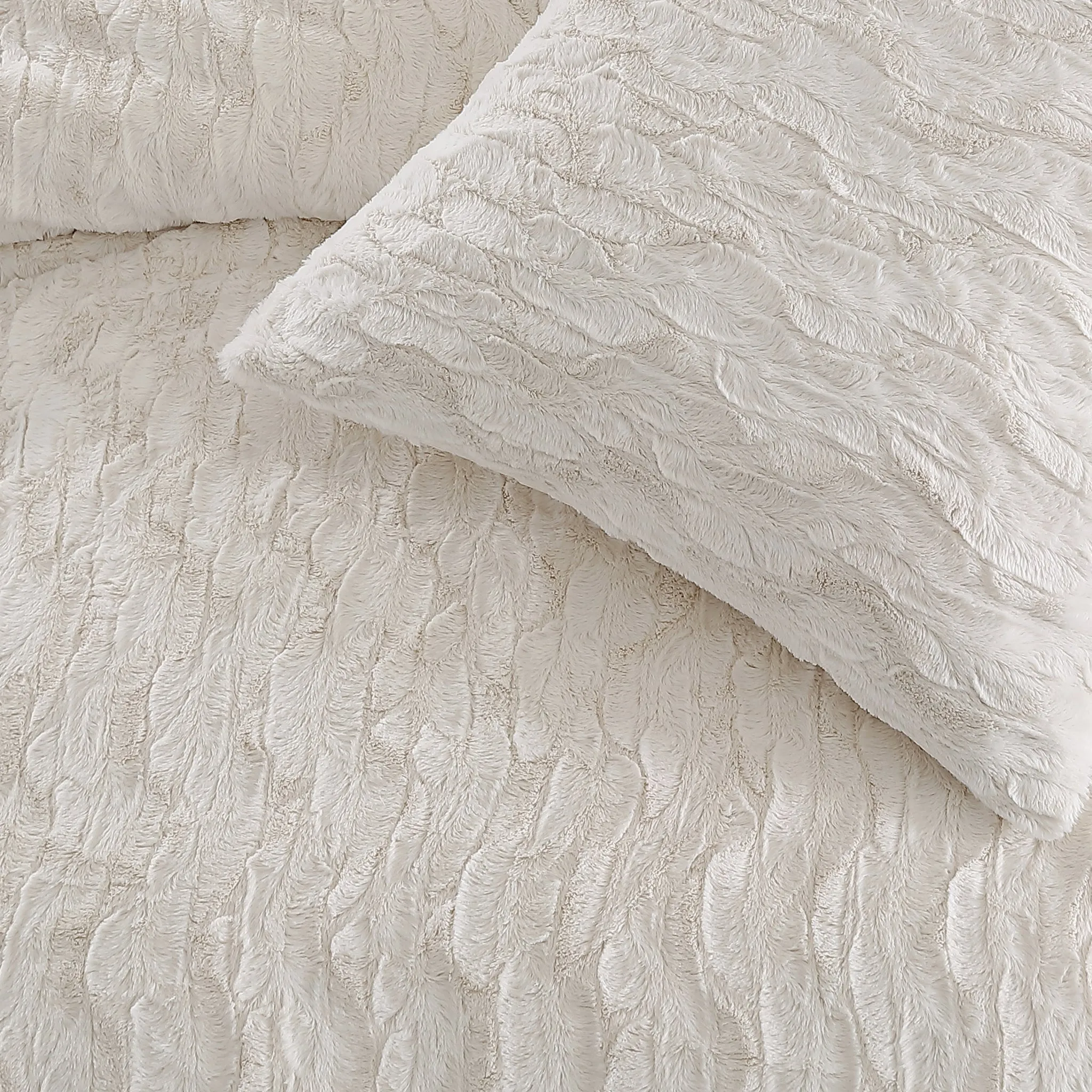 KARL LAGERFELD PARIS Heavenly Faux Fur Duvet Set