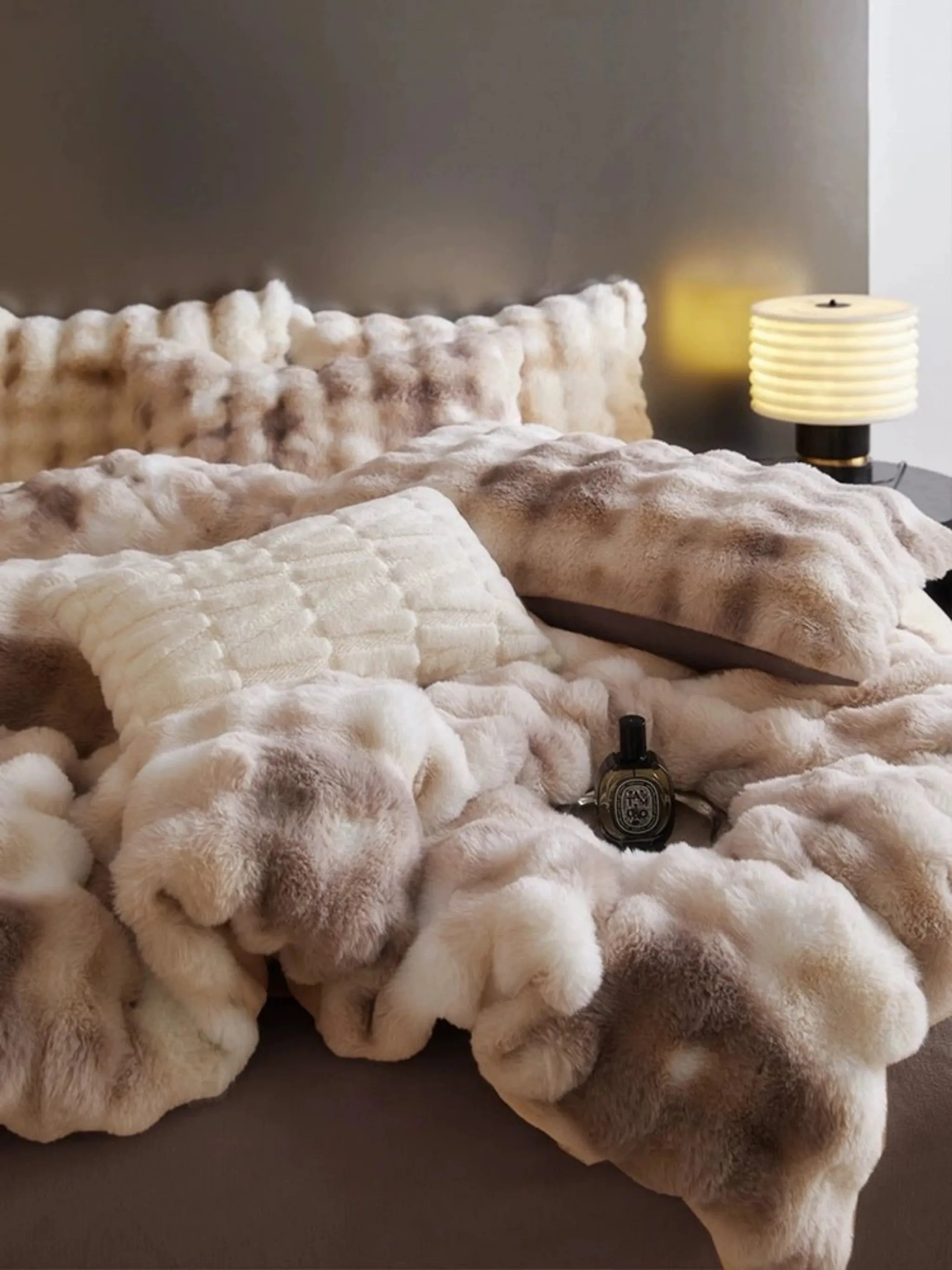 Luxurious Bunny Cashmere Four-Piece Winter Bedding