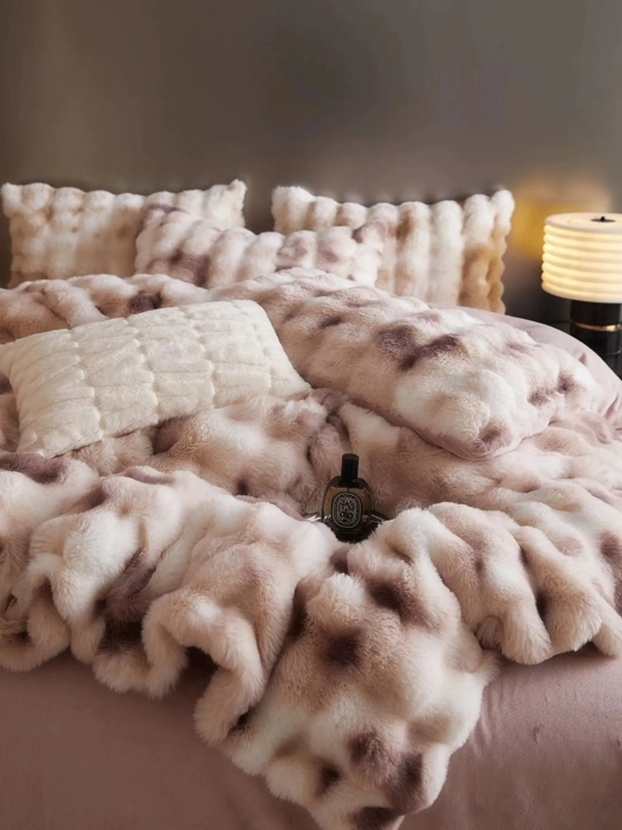 Luxurious Bunny Cashmere Four-Piece Winter Bedding