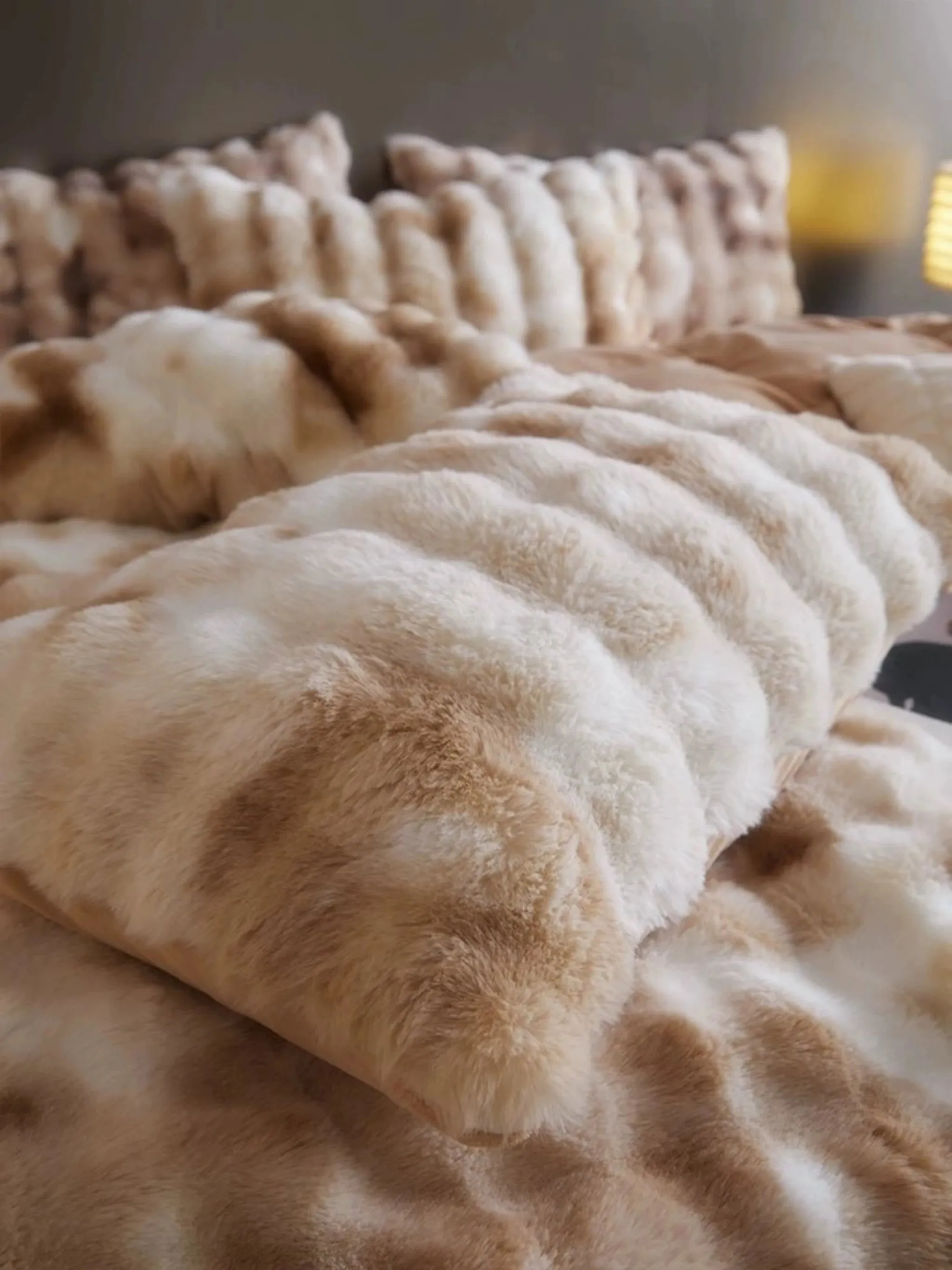 Luxurious Bunny Cashmere Four-Piece Winter Bedding