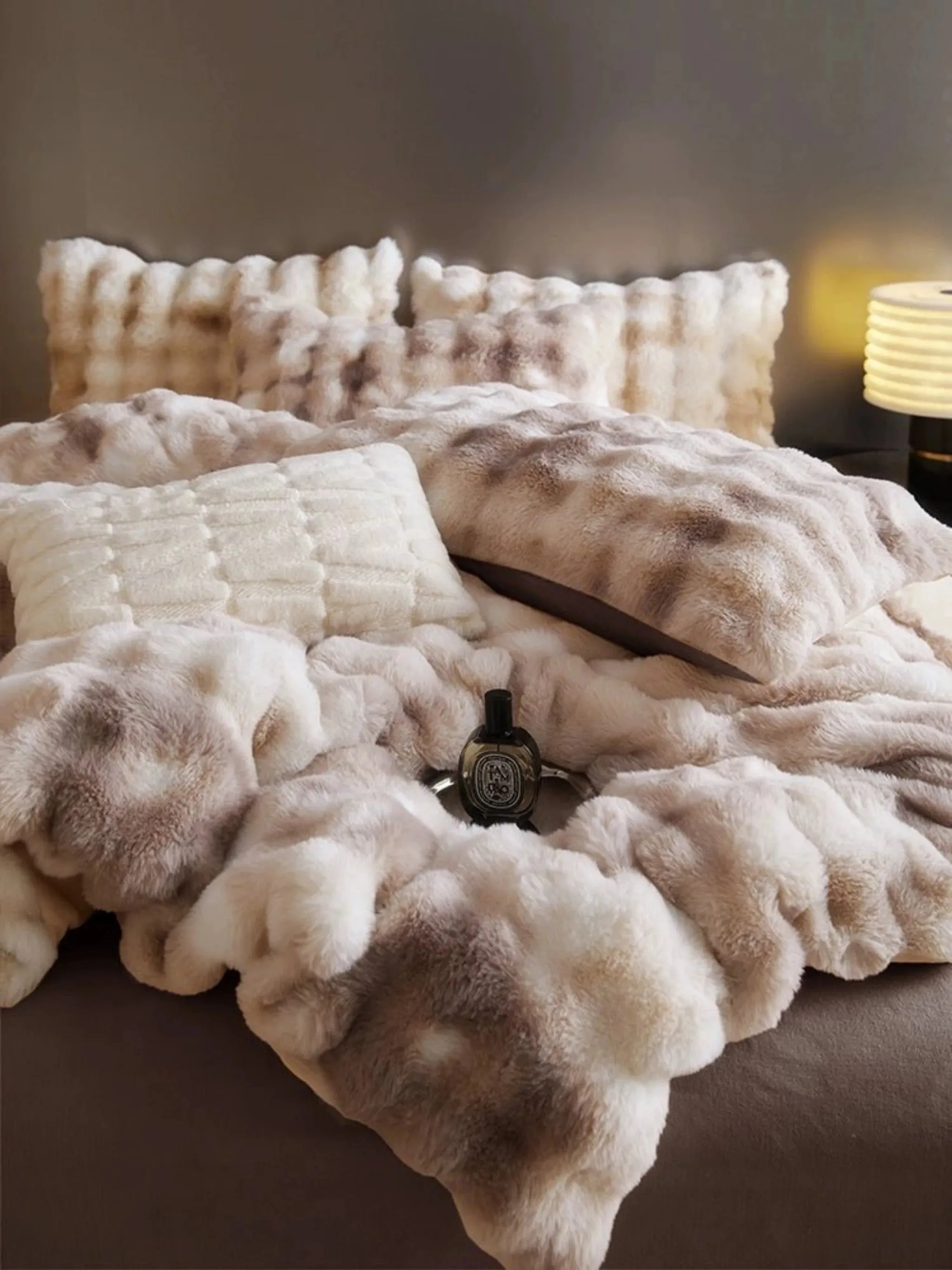 Luxurious Bunny Cashmere Four-Piece Winter Bedding