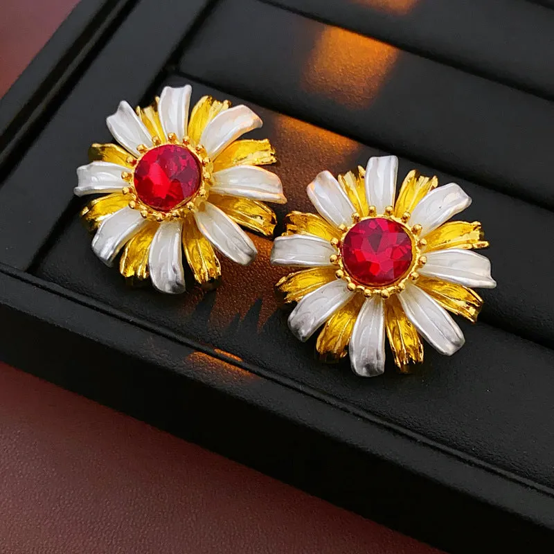 Luxurious Flower Geometric Flower Acrylic Diamond Inlay Earrings