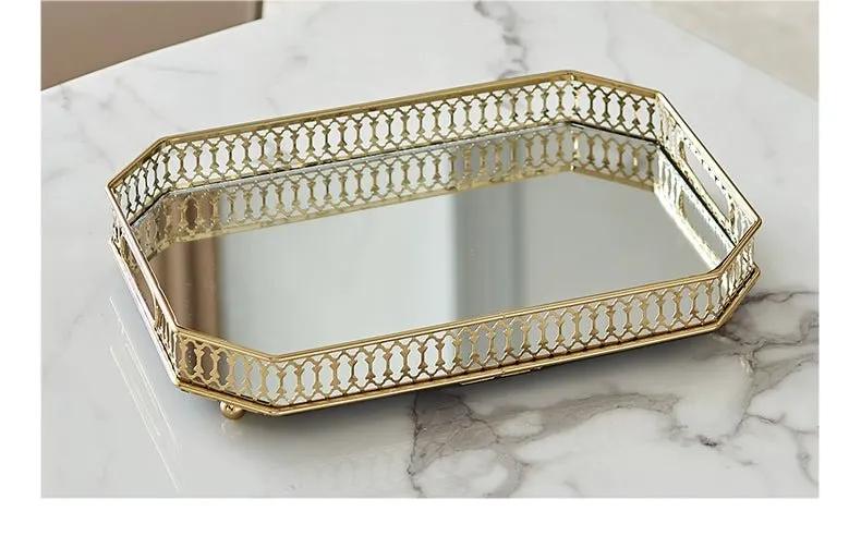 Luxurious Golden Alloy Tissue Box for Modern Living Spaces