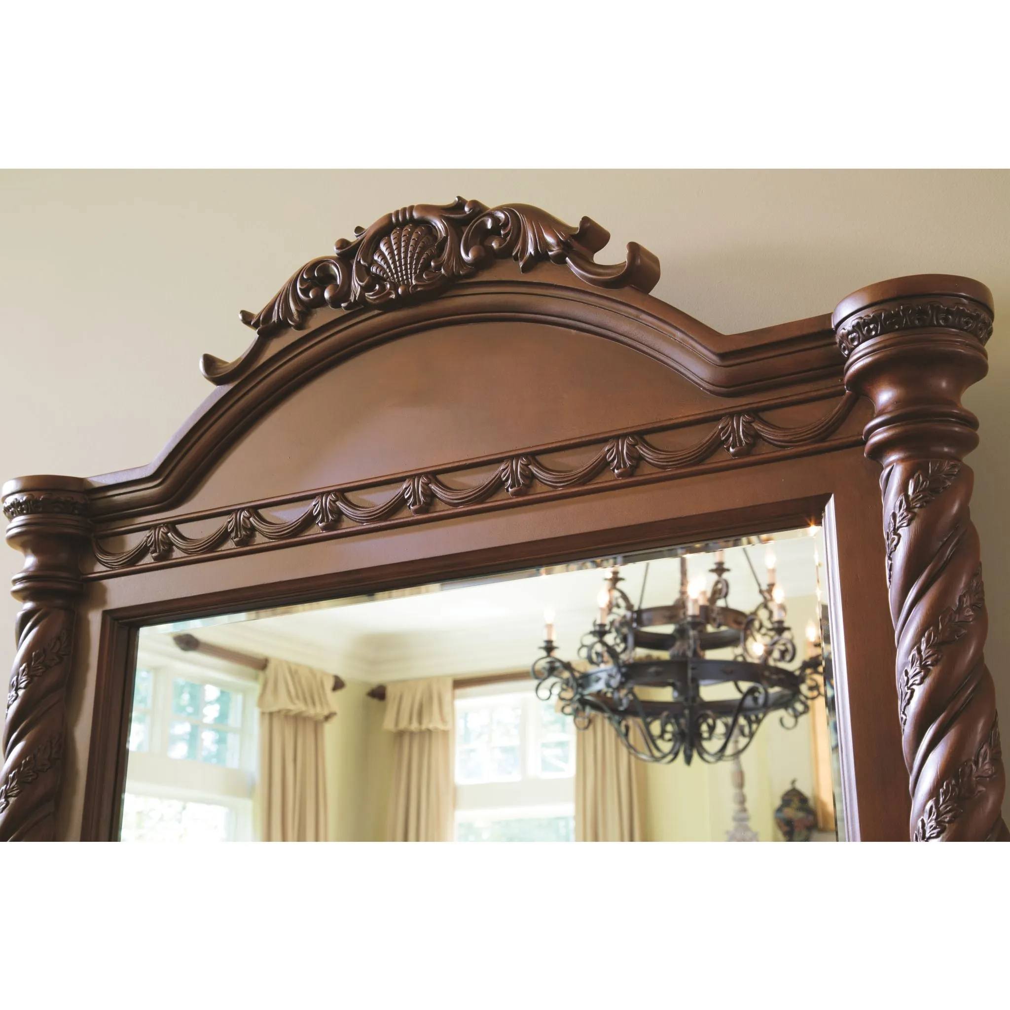 North Shore 5 Piece Queen Panel Bedroom