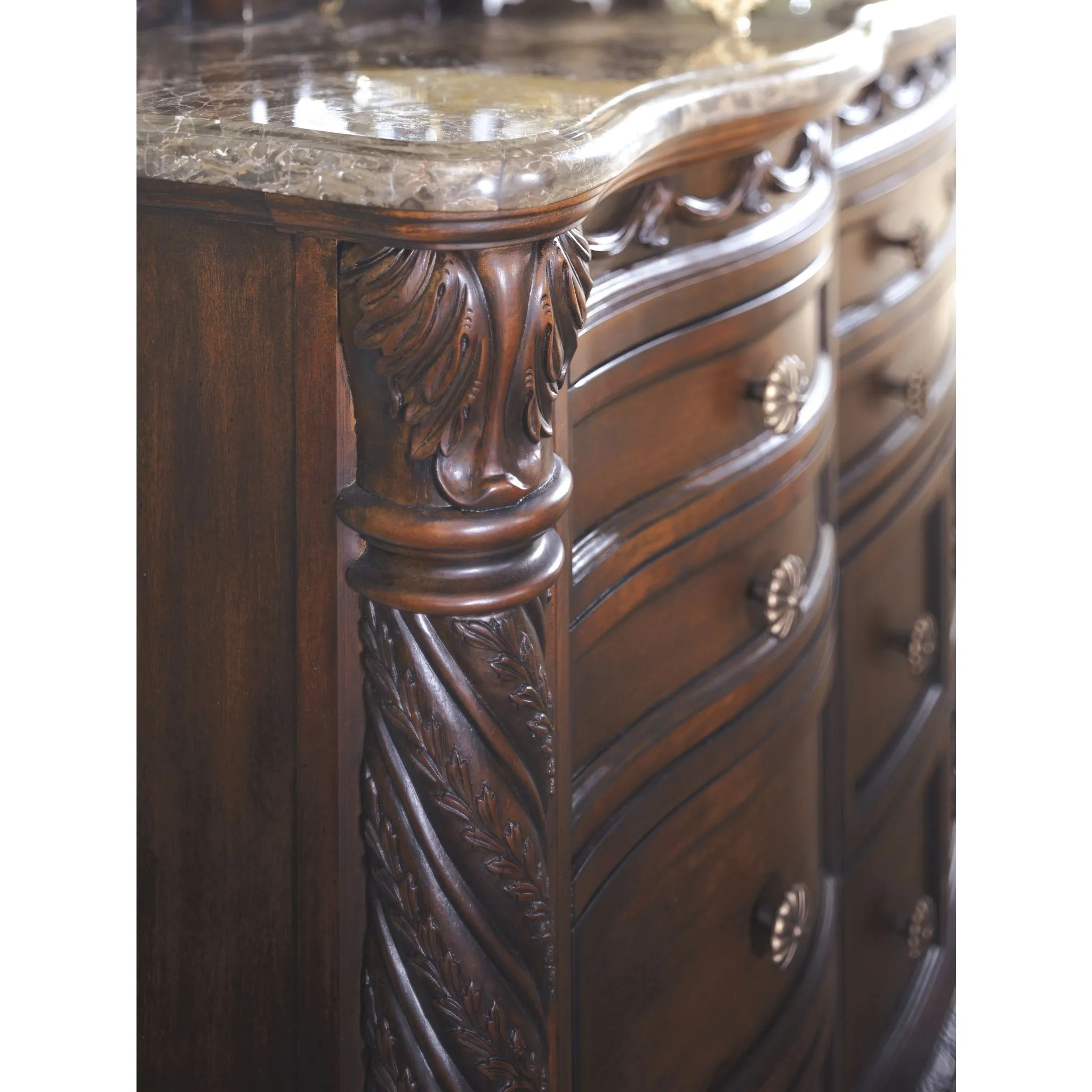 North Shore 5 Piece Queen Panel Bedroom