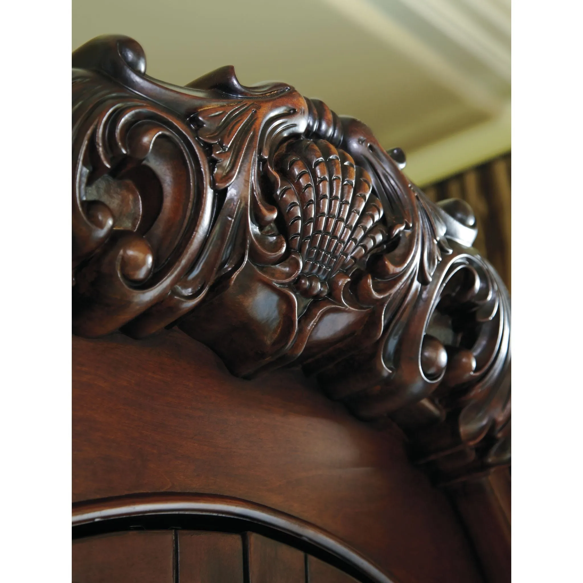 North Shore 5 Piece Queen Panel Bedroom