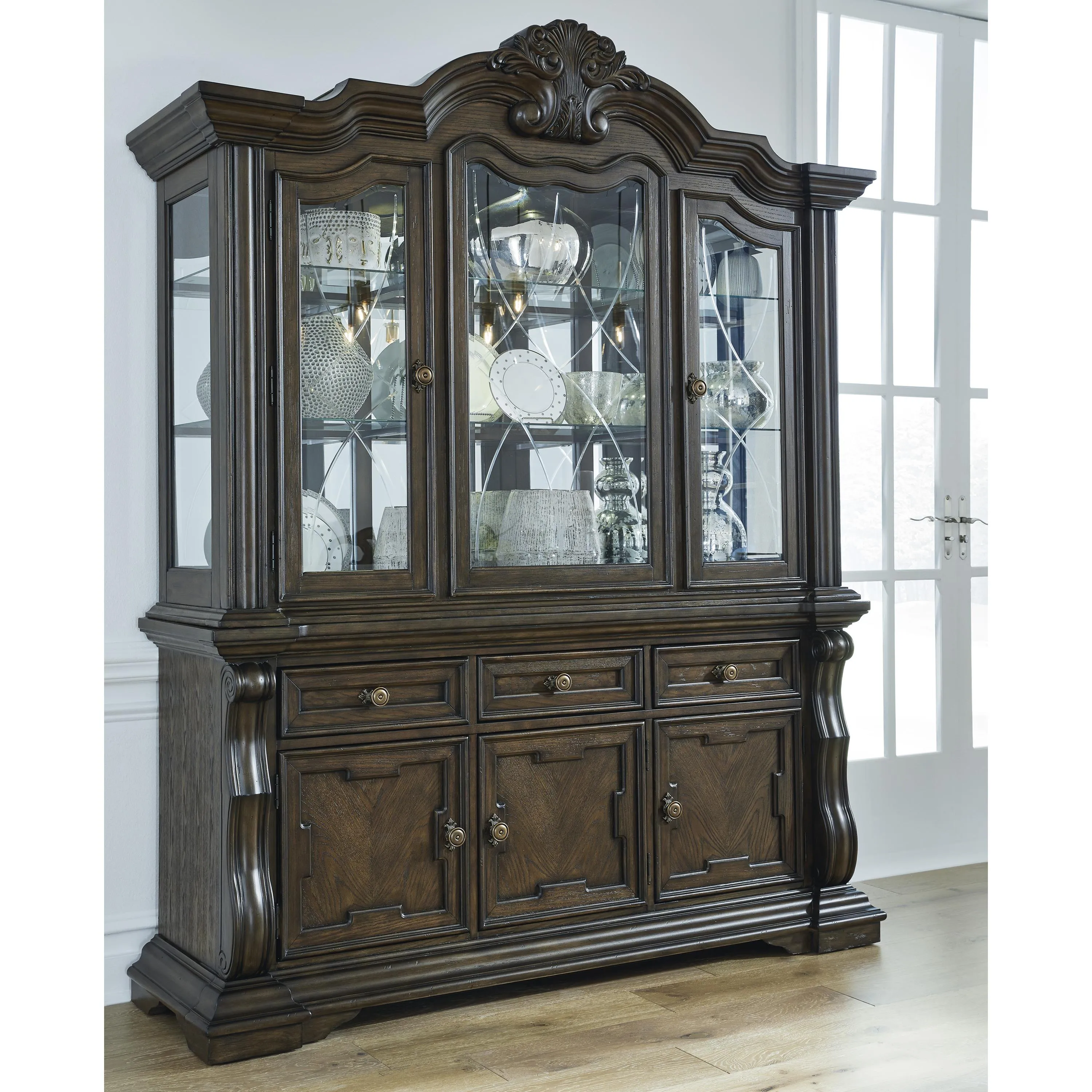 Signature Design by Ashley Maylee Buffet D947-80