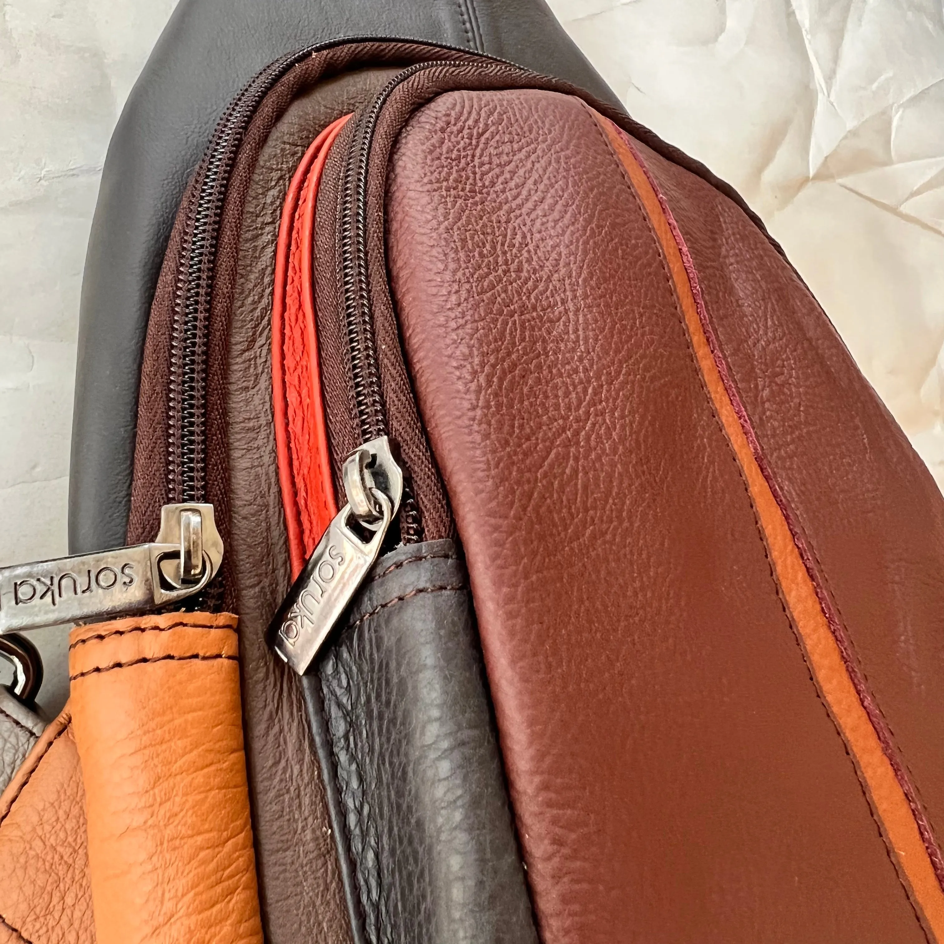 Soruka - Gregg Sling Bag, Burgundy