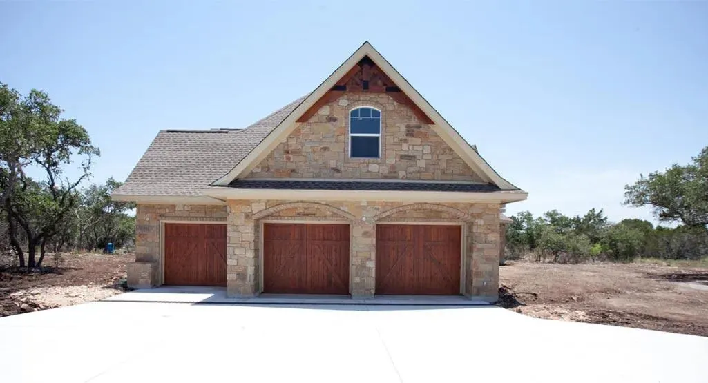 Spacious 3 Bedroom Home with Luxurious Features