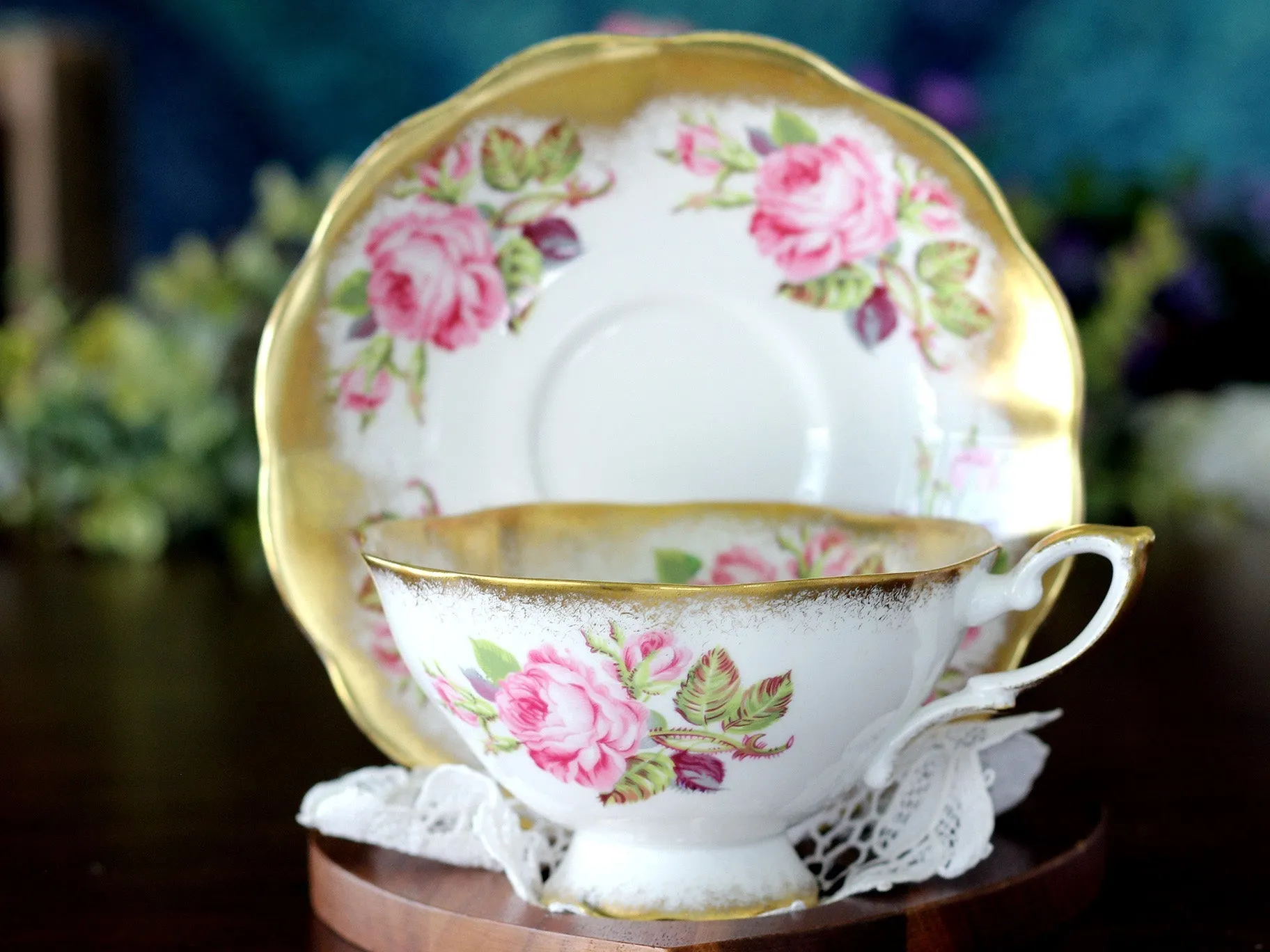 Tea Cup and Saucer, Superb Royal Standard 18208