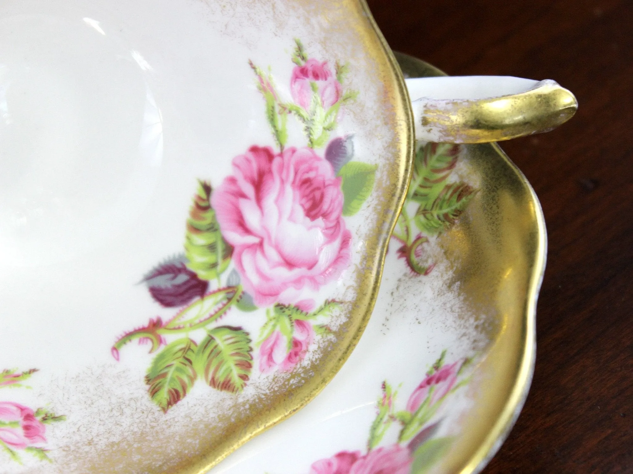 Tea Cup and Saucer, Superb Royal Standard 18208